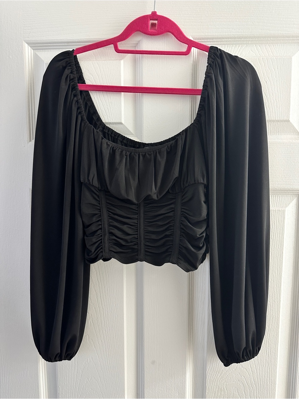 Forever 21 Black Long-Sleeve Ruched Crop Top